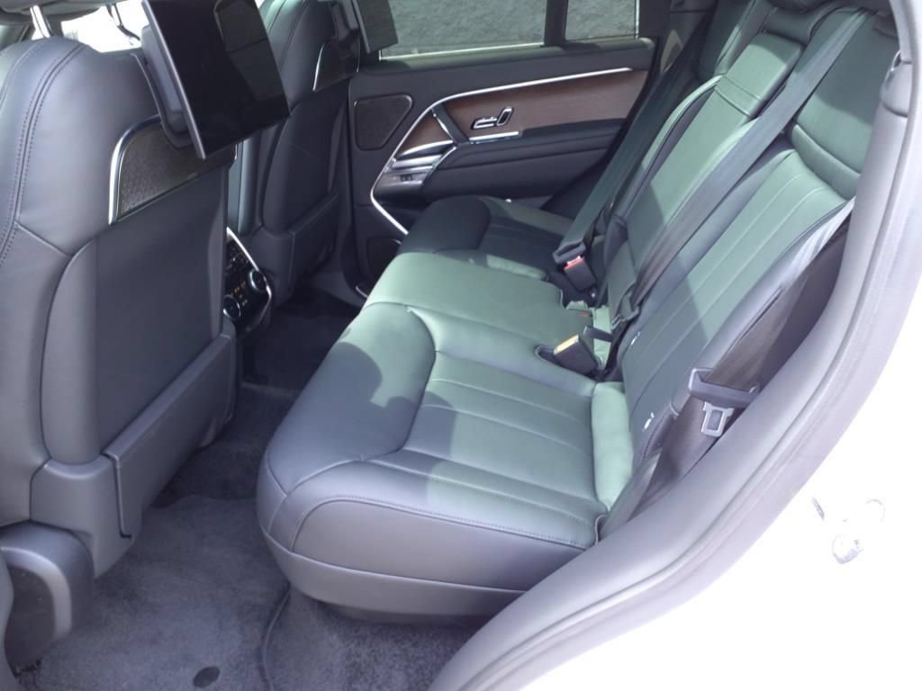 Used 2024 Land Rover Range Rover Autobiography AWD/4WD image 10