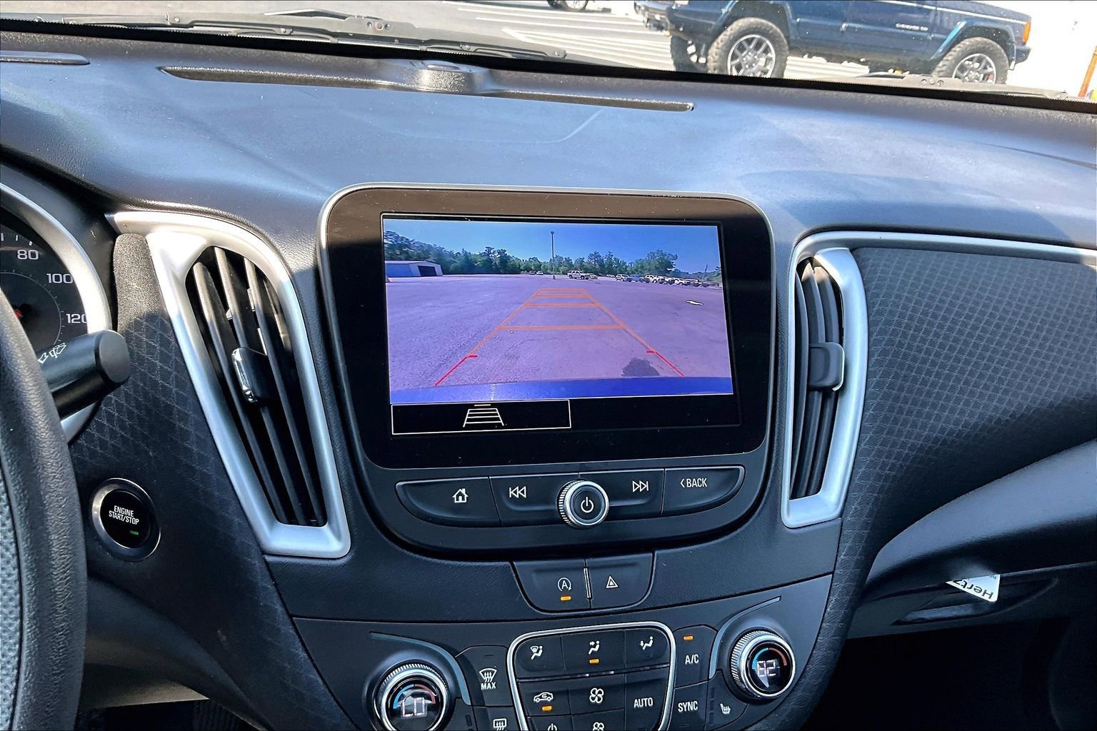 Used 2023 Chevrolet Malibu LT FWD image 14