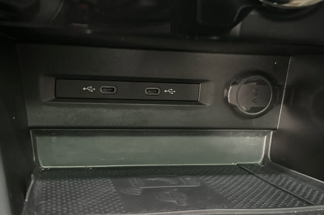 Certified 2023 Volkswagen Taos SE w/ Panoramic Sunroof Package FWD image 38