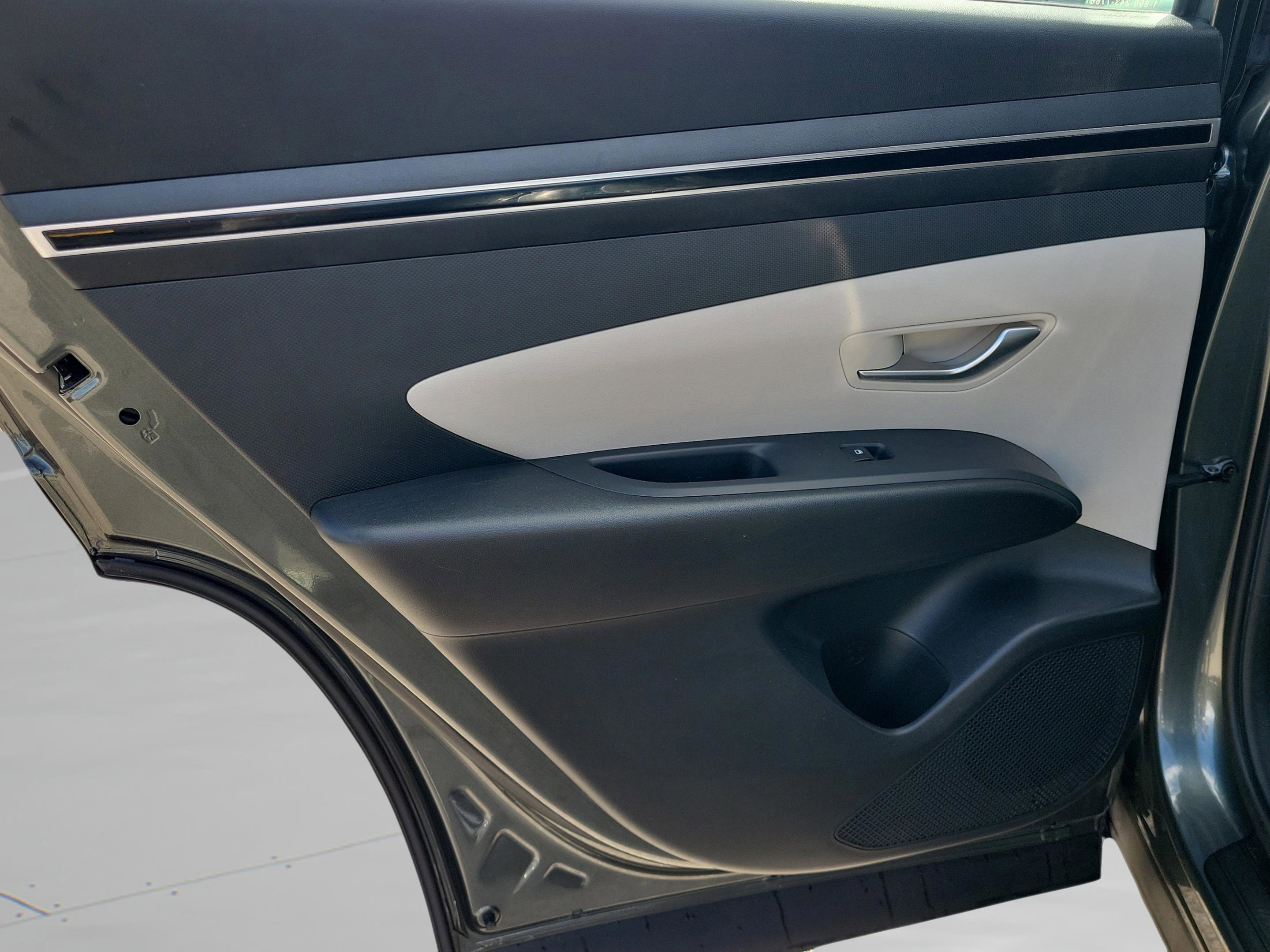 Used 2022 Hyundai Tucson SE w/ Cargo Package image 26