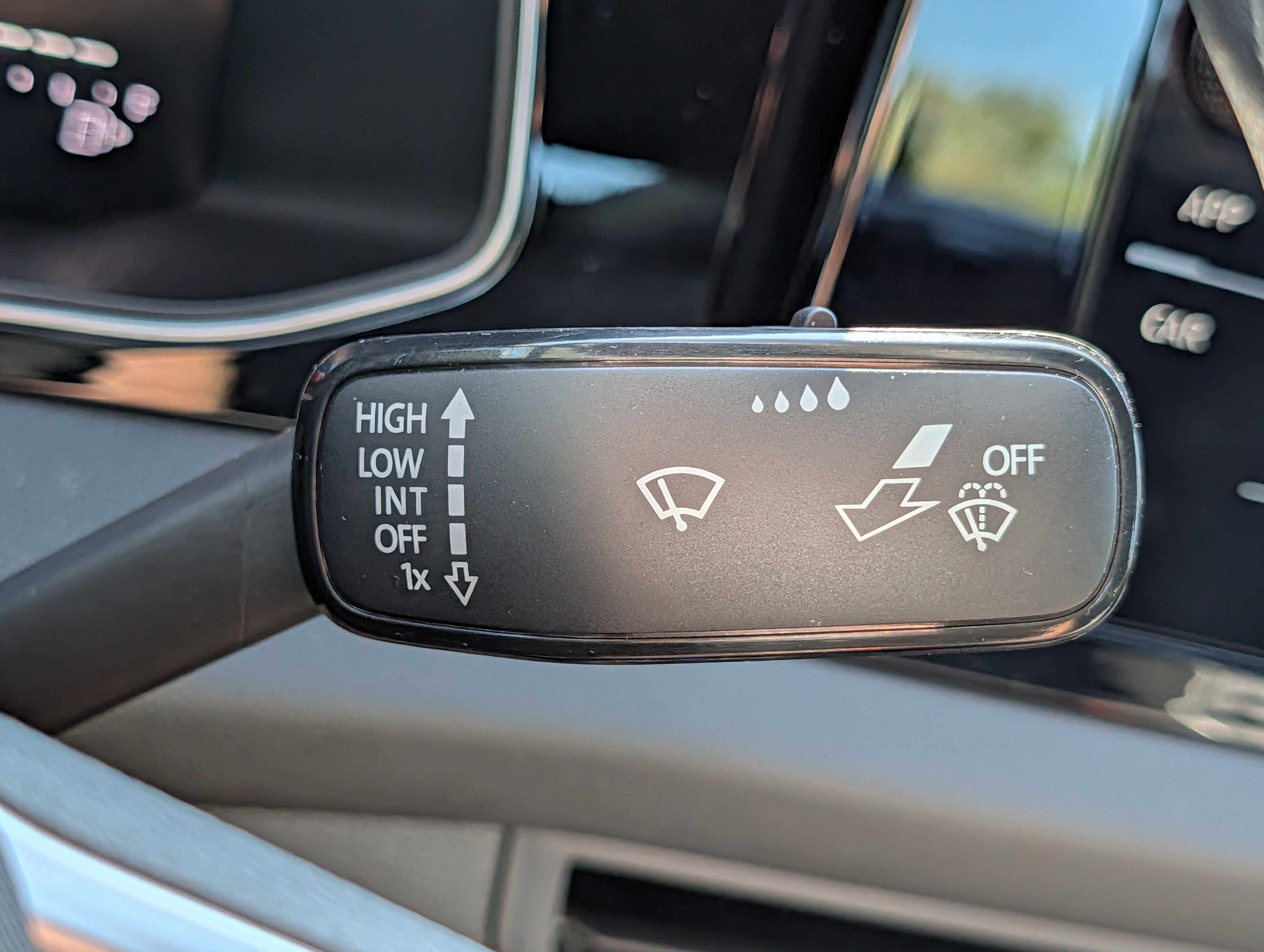 Used 2025 Volkswagen Jetta Sport FWD image 32