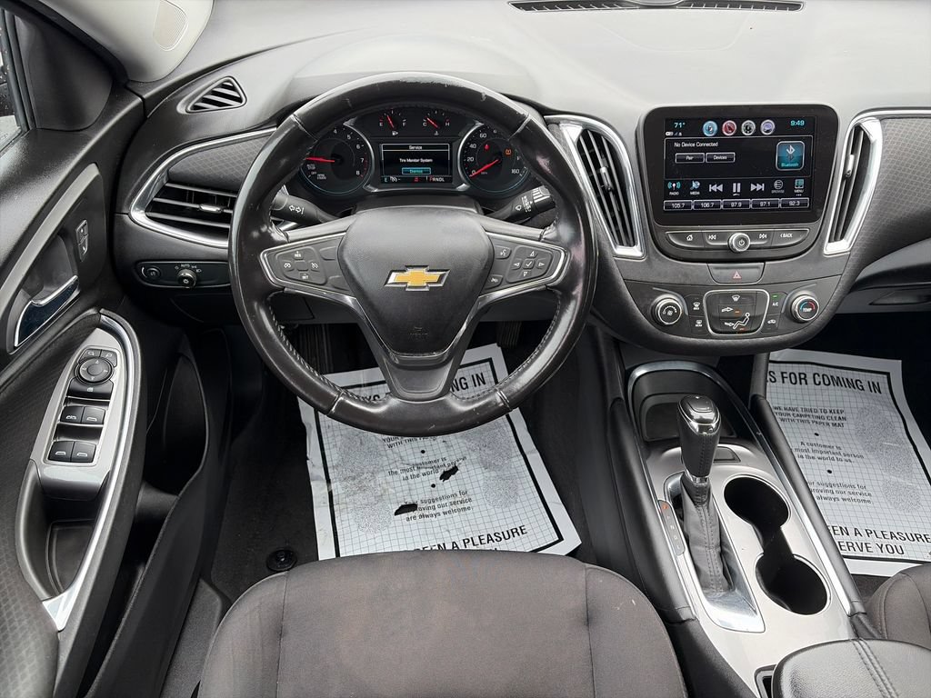 Used 2018 Chevrolet Malibu LT FWD image 11