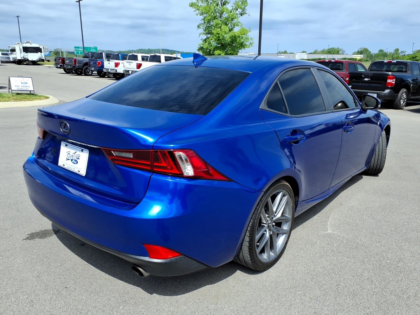 Used 2016 Lexus IS 200t RWD image 3