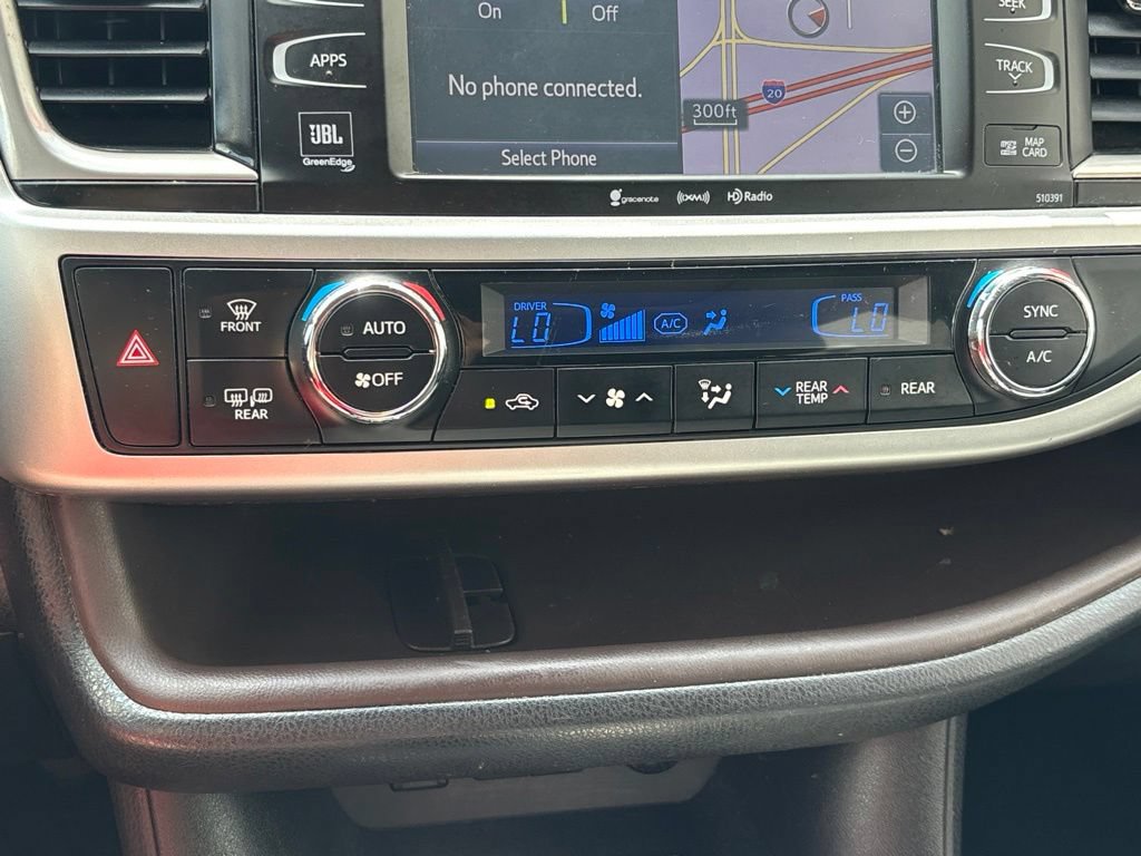 Used 2019 Toyota Highlander Limited FWD image 13