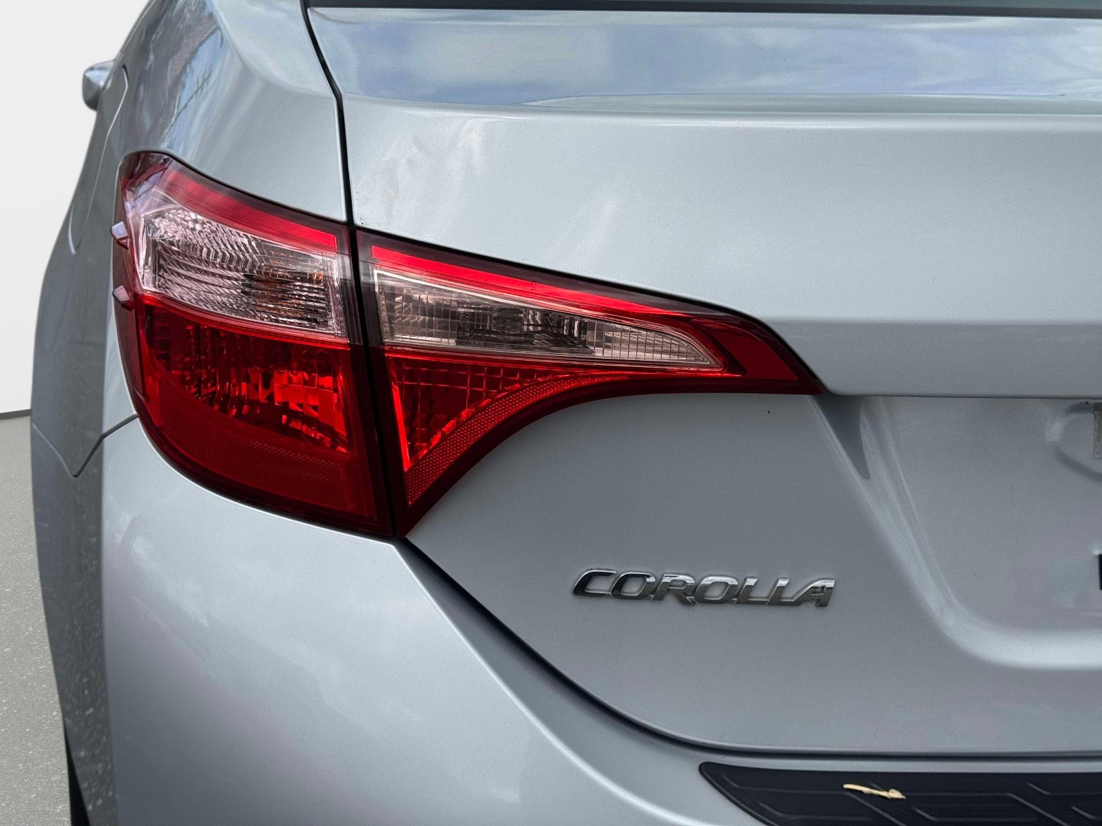 Used 2019 Toyota Corolla L w/ Body Protection Package FWD image 10