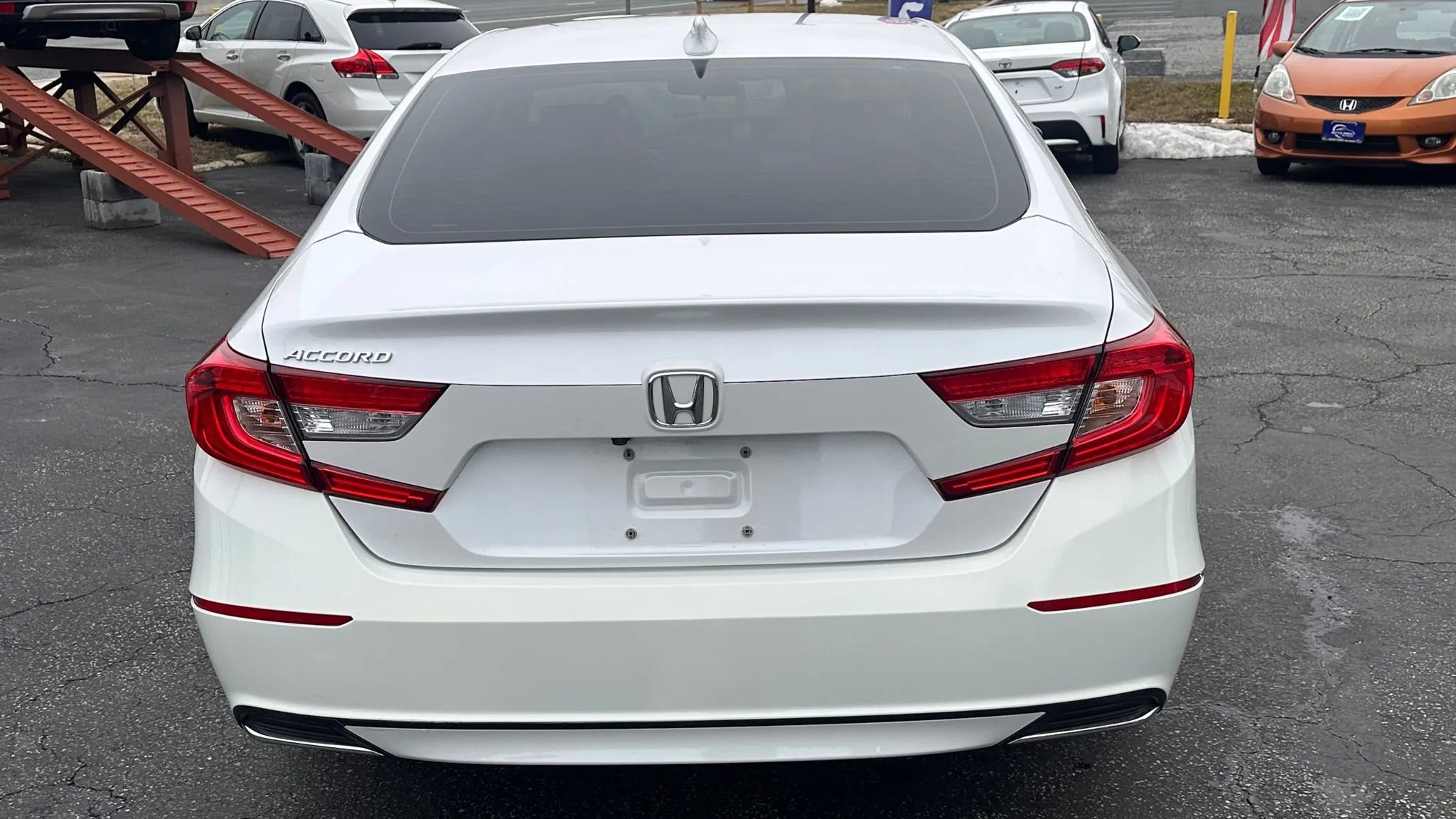 Used 2018 Honda Accord EX image 6