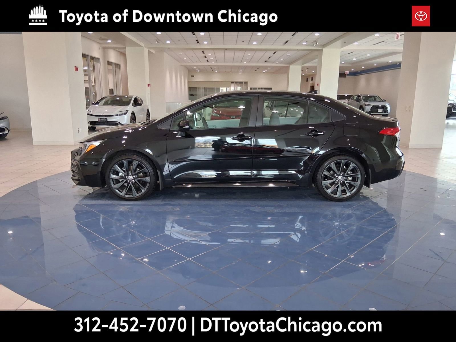 Used 2025 Toyota Corolla SE w/ SE Premium Package image 3