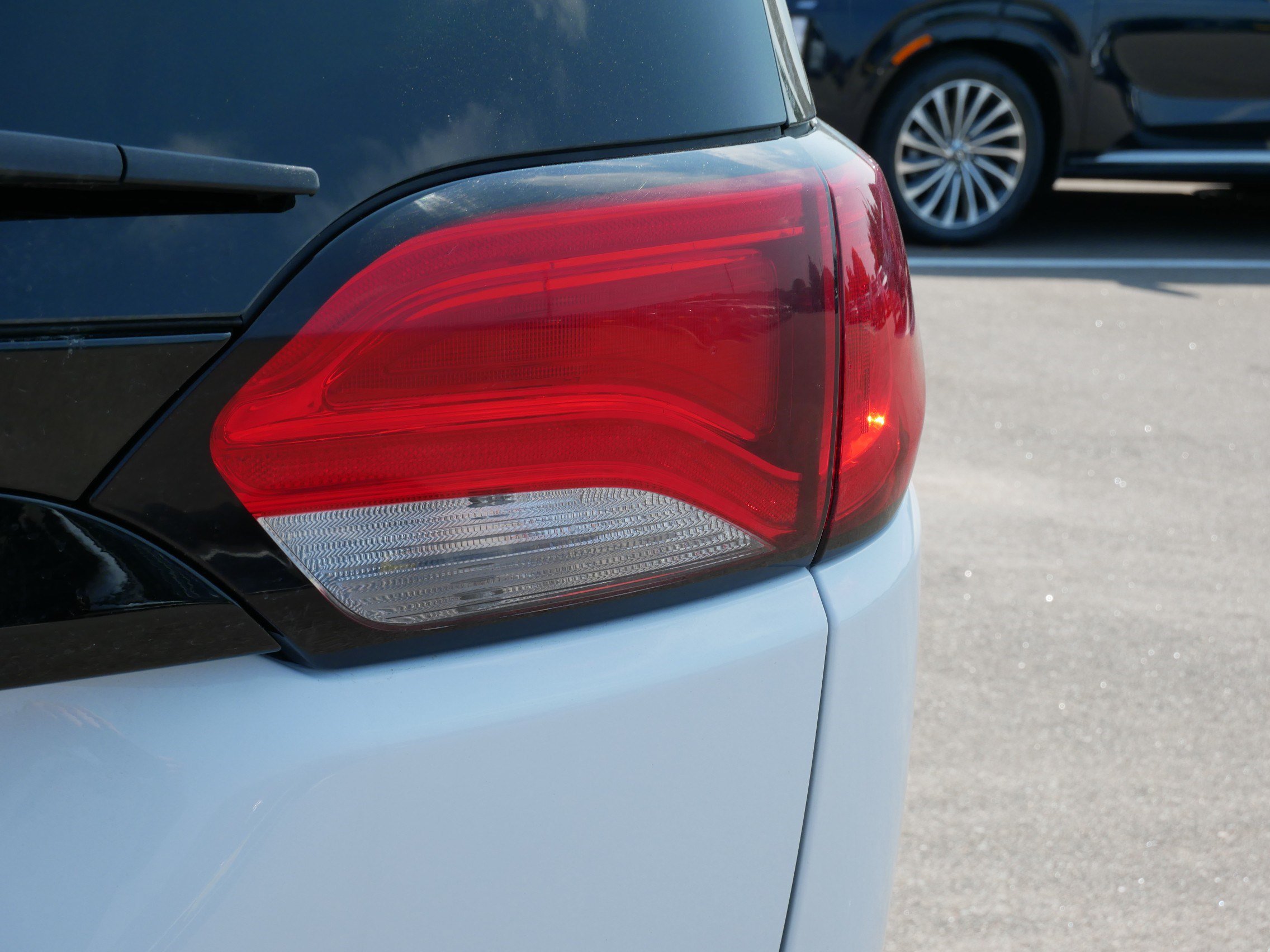 Used 2023 Chrysler Voyager LX FWD image 17