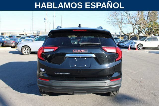 Used 2023 GMC Terrain SLE w/ Driver Convenience Package FWD image 4
