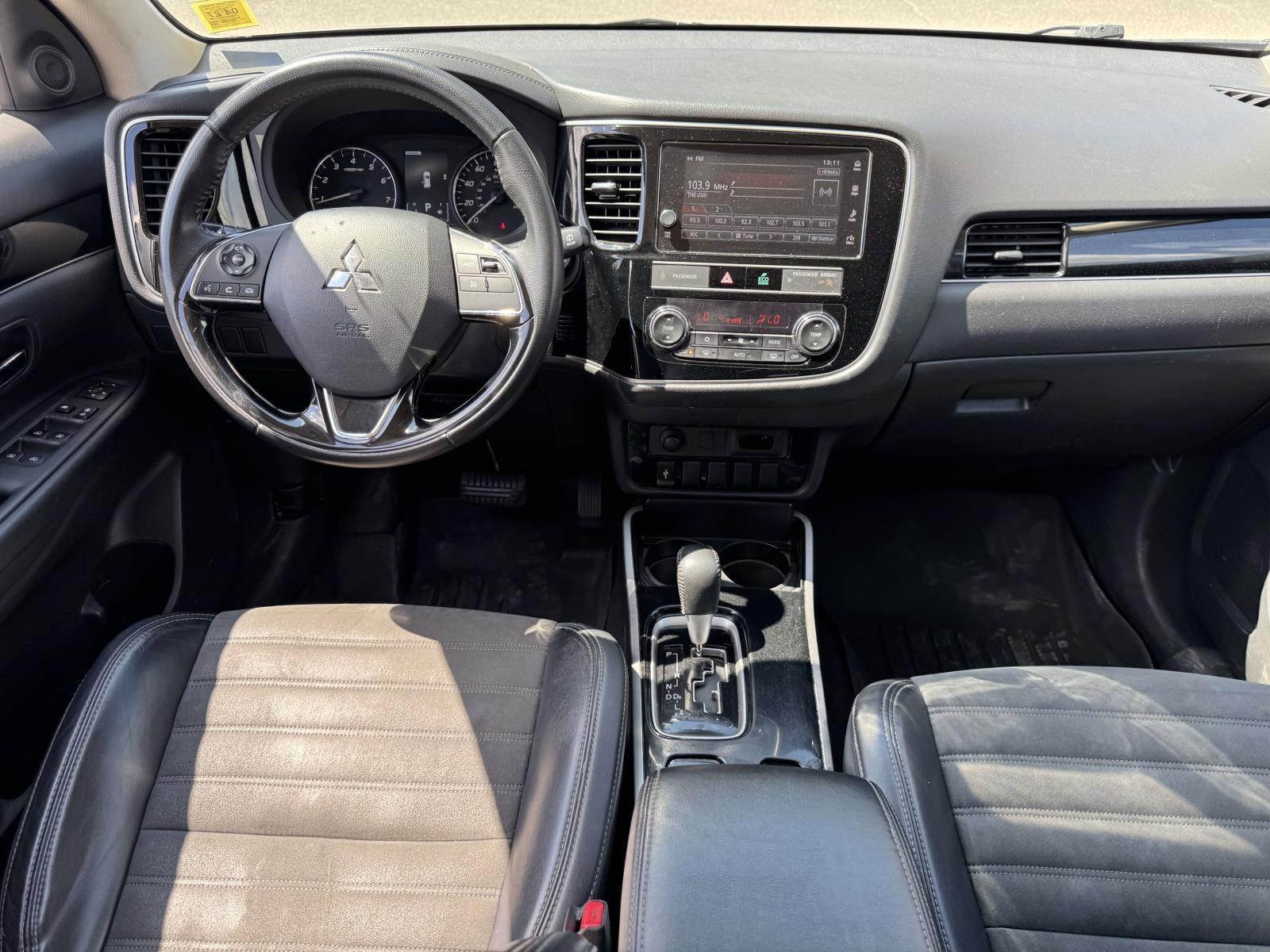 Used 2019 Mitsubishi Outlander SE AWD/4WD image 11