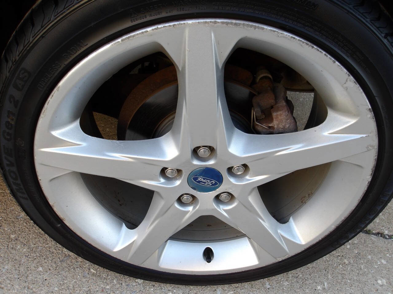 Used 2012 Ford Focus Titanium FWD image 29