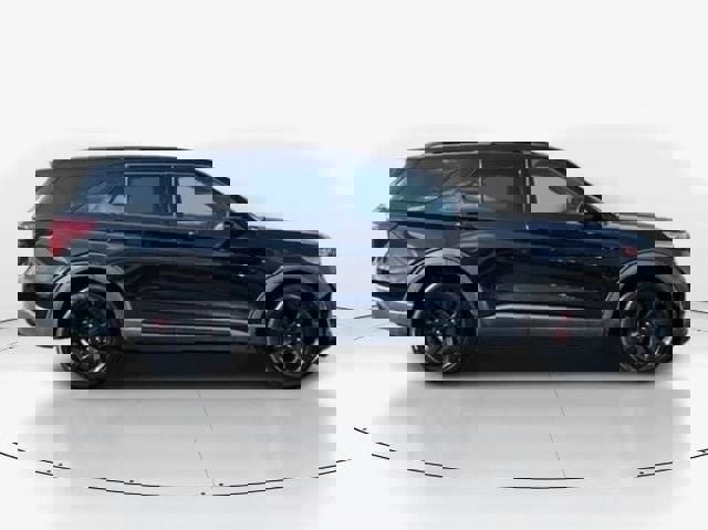 Used 2022 Ford Explorer ST w/ Equipment Group 401A image 2