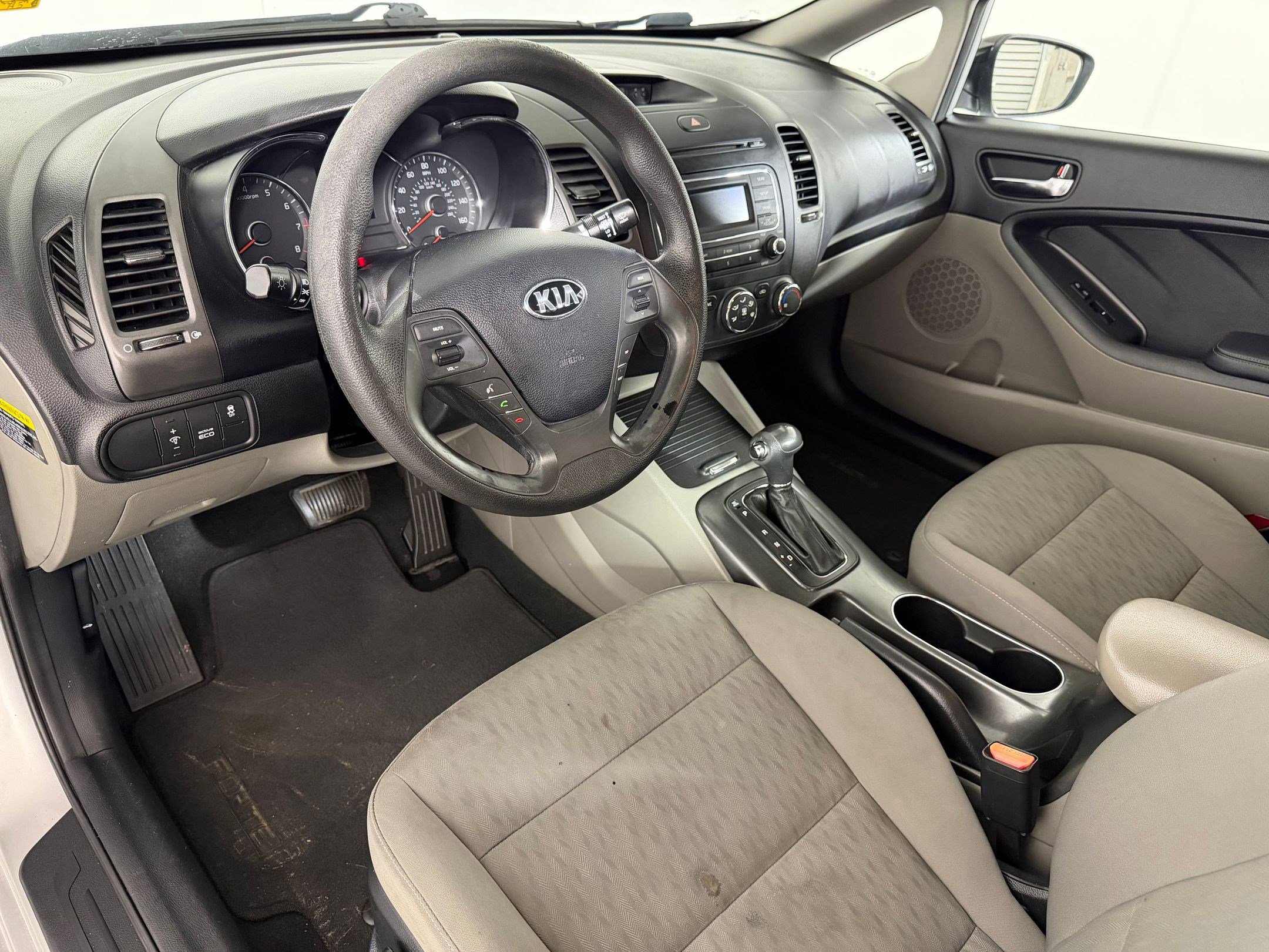 Used 2014 Kia Forte LX FWD image 3