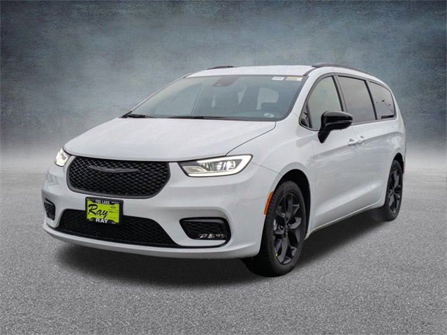 New 2026 Chrysler Pacifica Select w/ S Appearance Package image 8