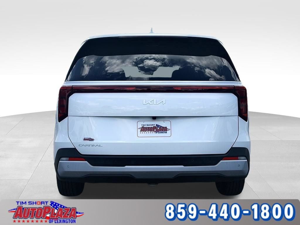 Used 2025 Kia Carnival FWD image 11