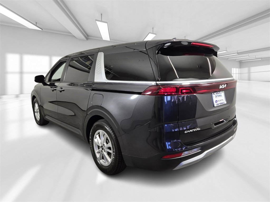 Used 2024 Kia Carnival LX image 4