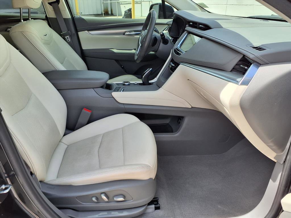Used 2021 Cadillac XT5 Premium Luxury FWD image 9