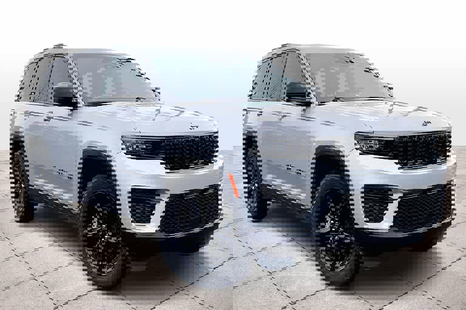 Used 2024 Jeep Grand Cherokee Altitude image 2