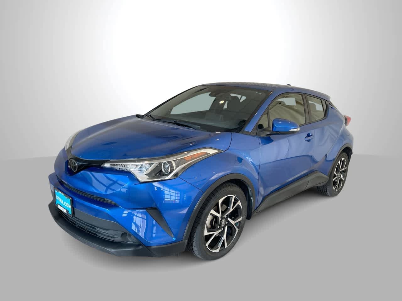 Used 2019 Toyota C-HR XLE FWD video 1