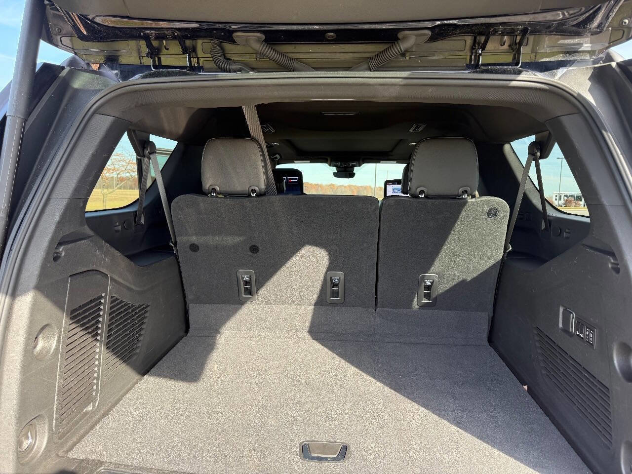 Used 2023 GMC Yukon XL Denali w/ Denali Reserve Package image 20