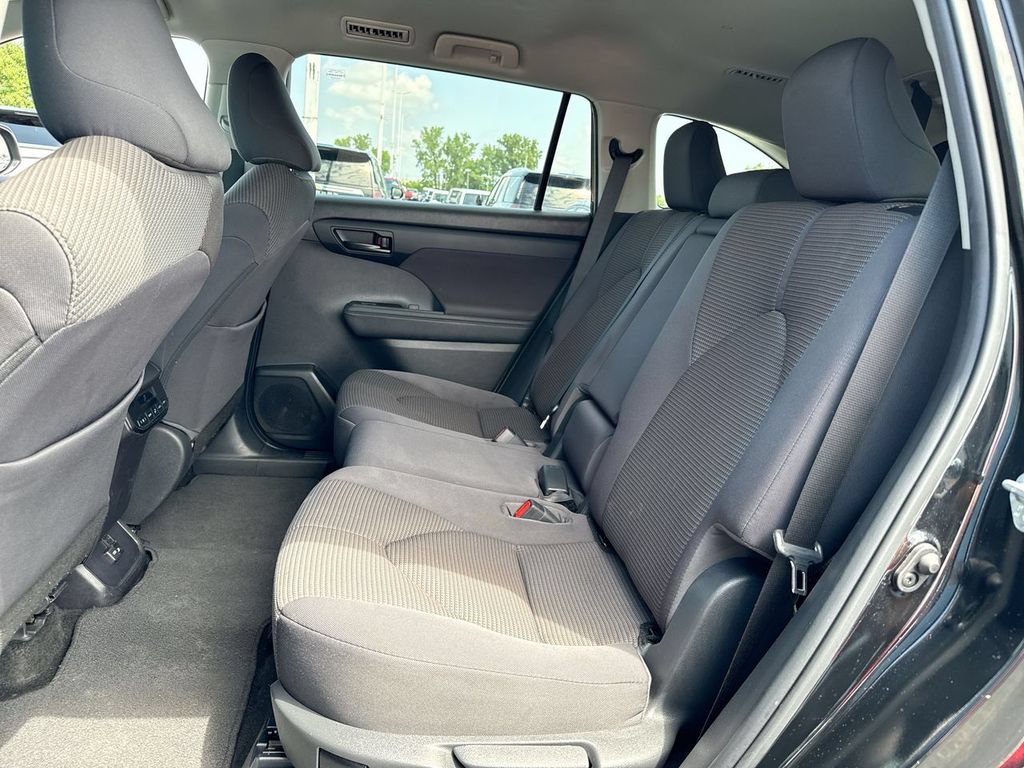 Used 2023 Toyota Highlander L FWD image 23