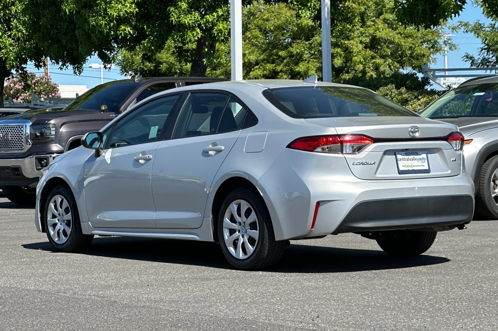 Used 2024 Toyota Corolla LE FWD image 6
