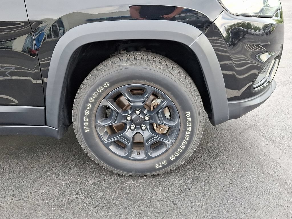 Used 2022 Jeep Cherokee Latitude AWD/4WD image 11