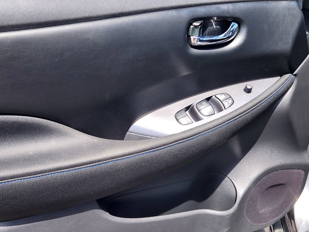 Certified 2024 Nissan Leaf S FWD image 19