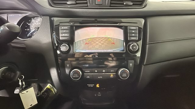 Used 2020 Nissan Rogue S FWD image 23