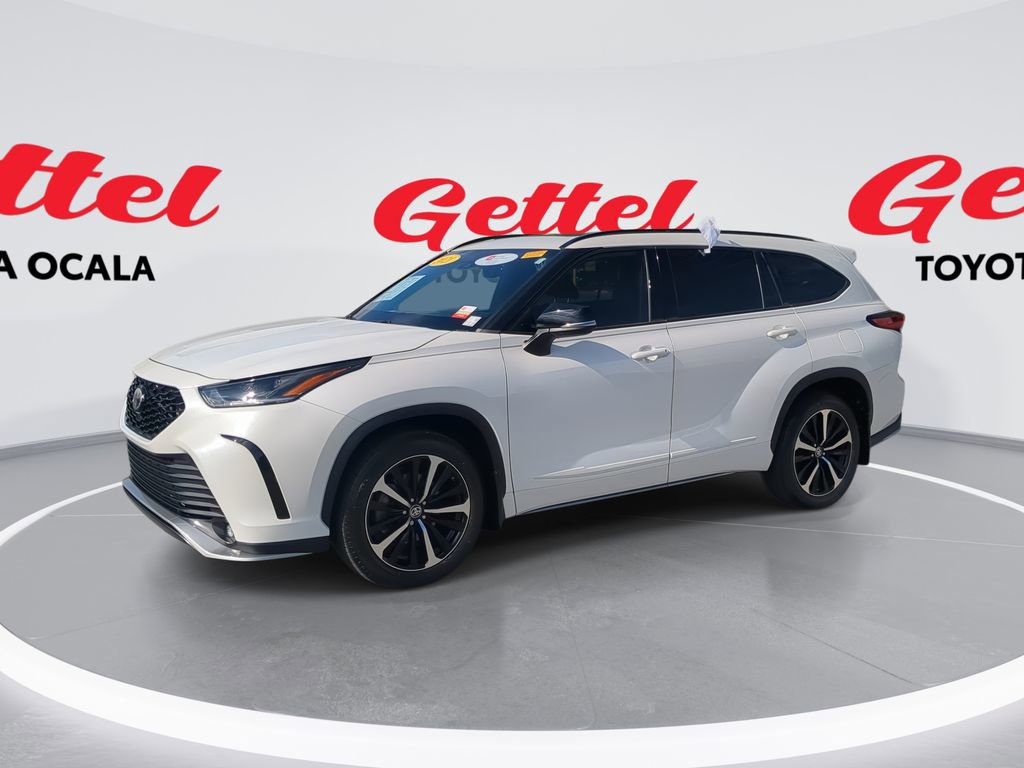 Used 2021 Toyota Highlander XSE image 1