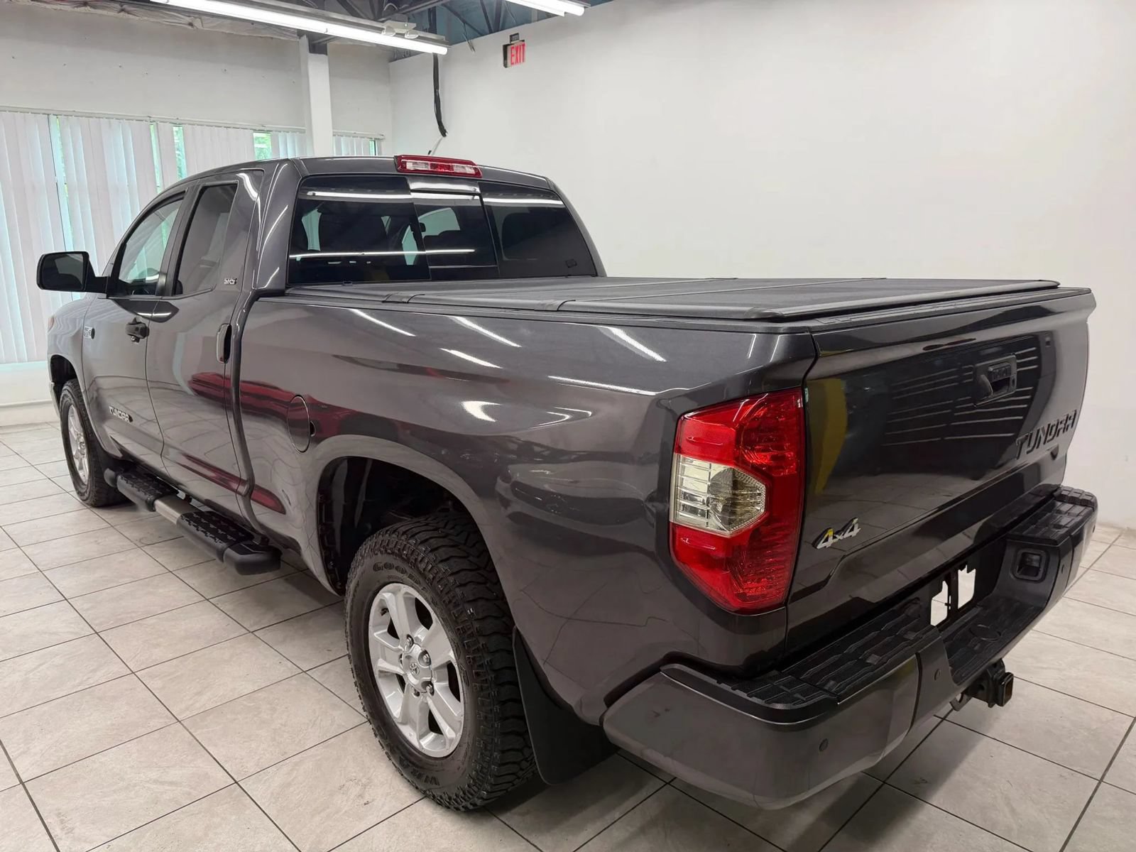 Used 2018 Toyota Tundra SR5 w/ SR5 Upgrade Package AWD/4WD image 7