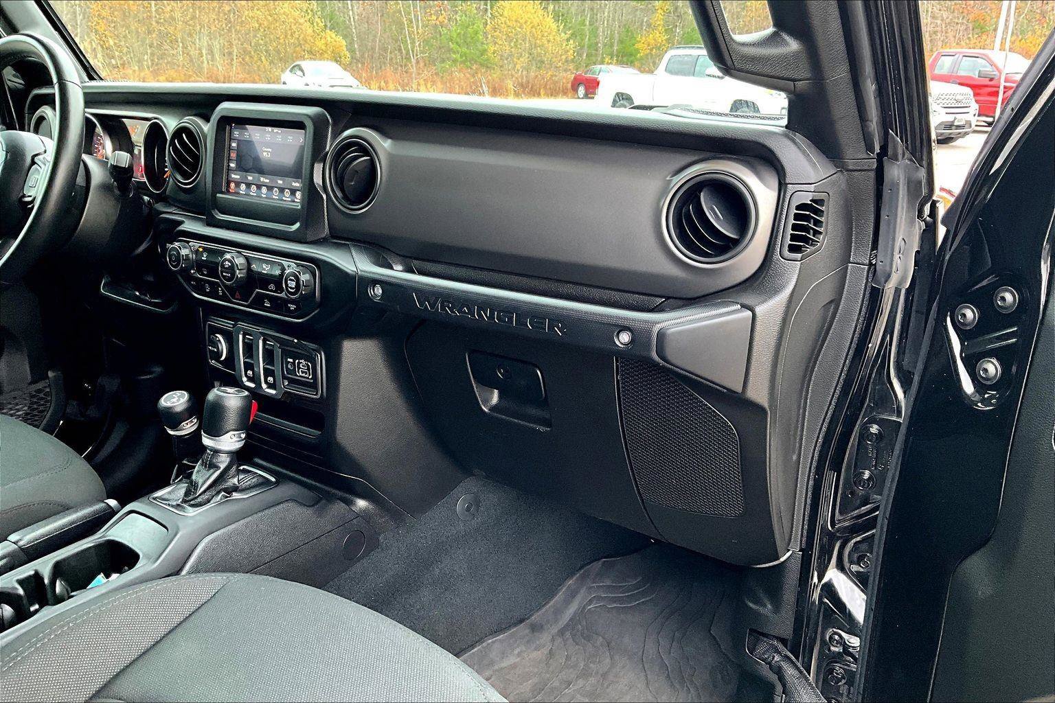 Used 2022 Jeep Wrangler Willys image 16