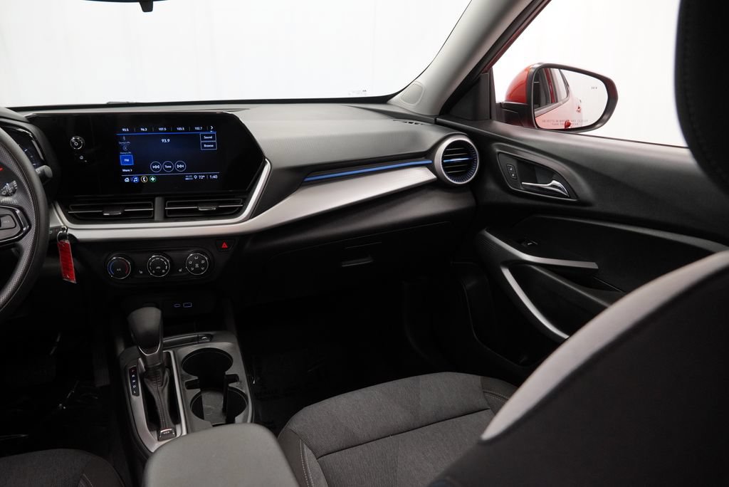 Certified 2024 Chevrolet Trax LS w/ LS Convenience Package FWD image 16