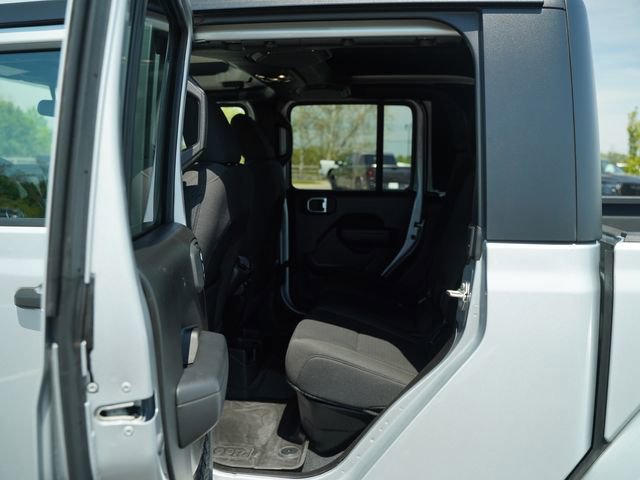 Used 2023 Jeep Gladiator Sport image 15