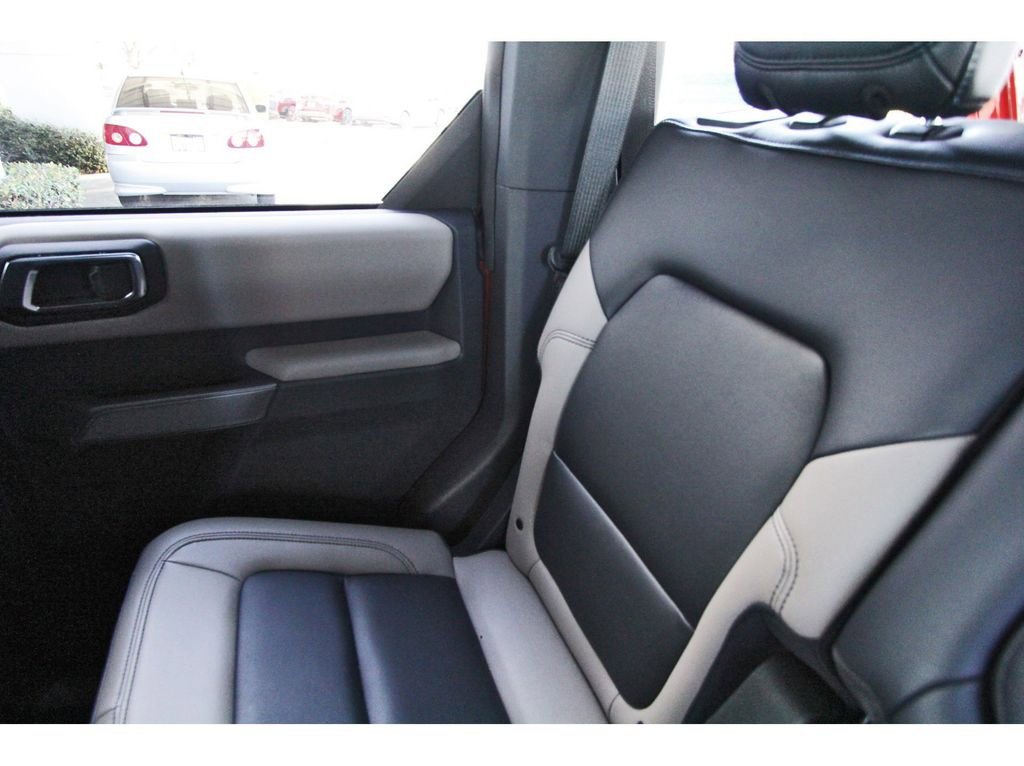 Used 2023 Ford Bronco Wildtrak image 11