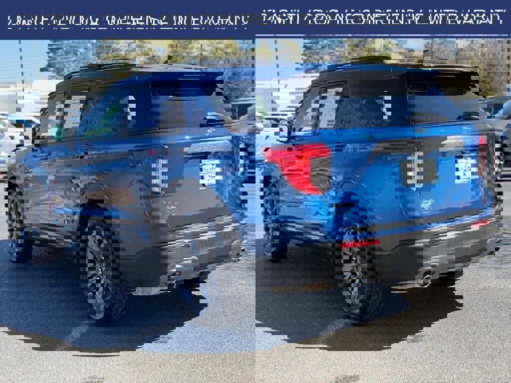 Certified 2022 Ford Explorer XLT w/ Equipment Group 202A image 5