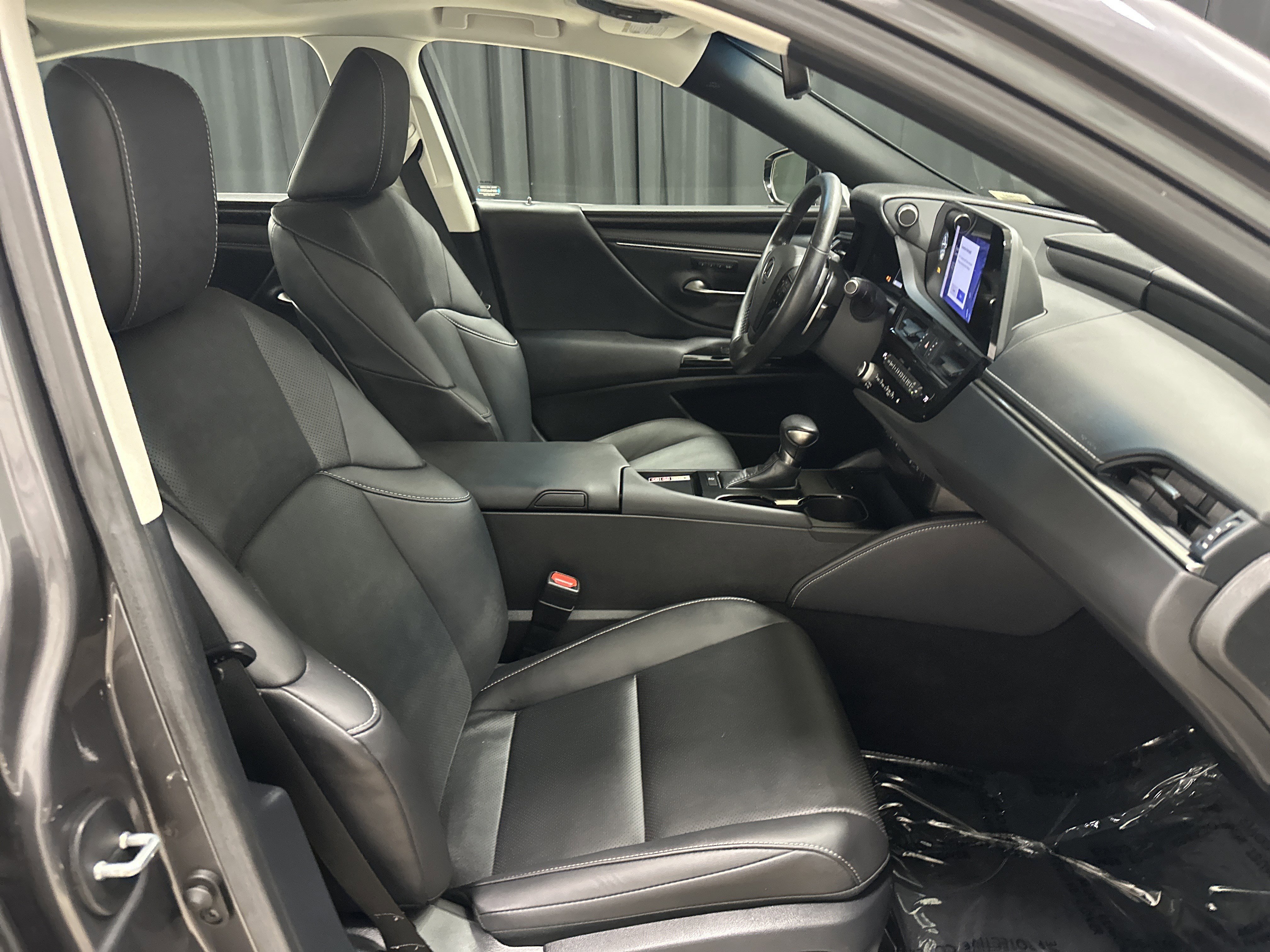 Certified 2023 Lexus ES 350 w/ Premium Package image 33