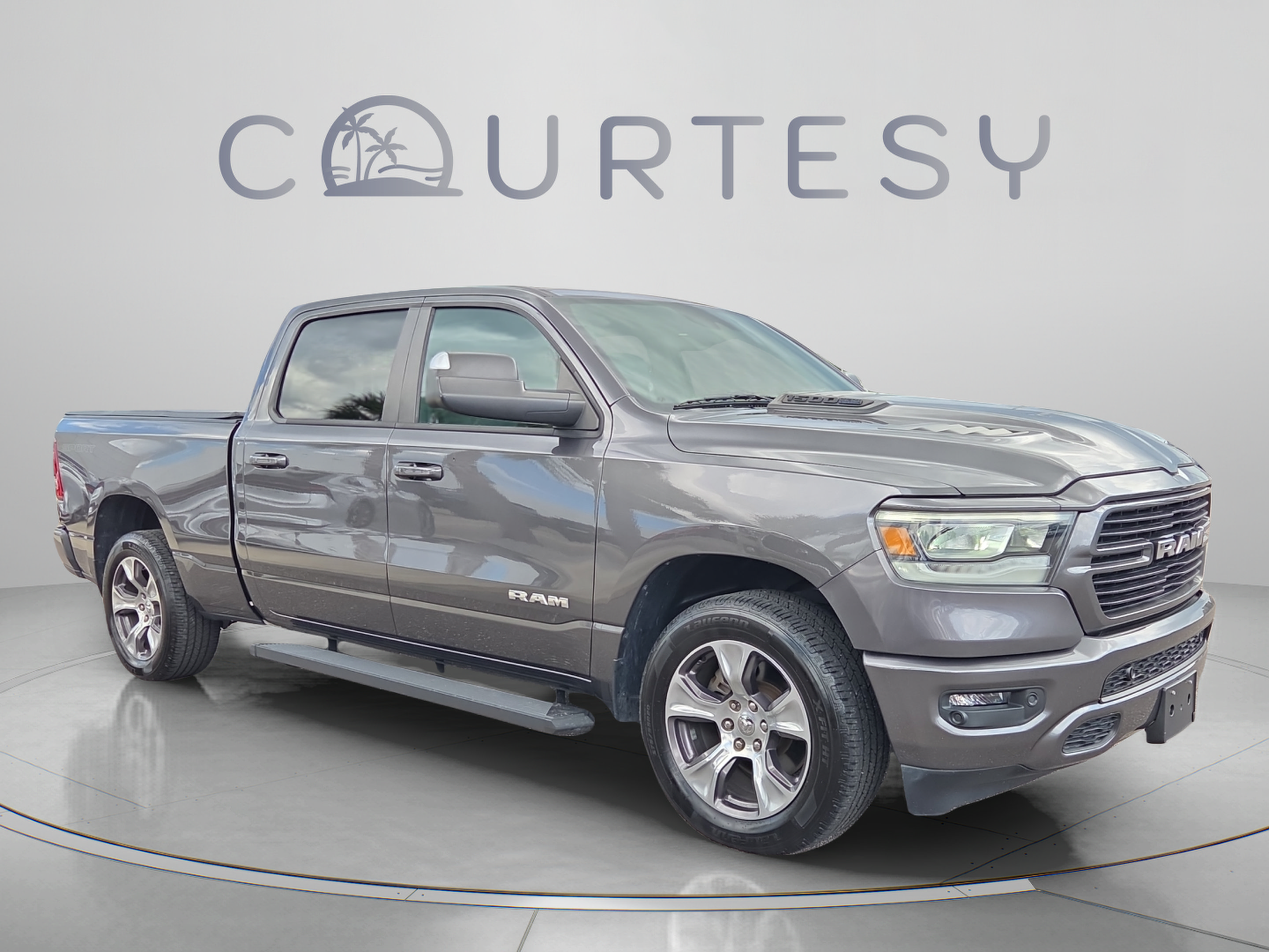 Used 2023 RAM 1500 Laramie AWD/4WD image 7