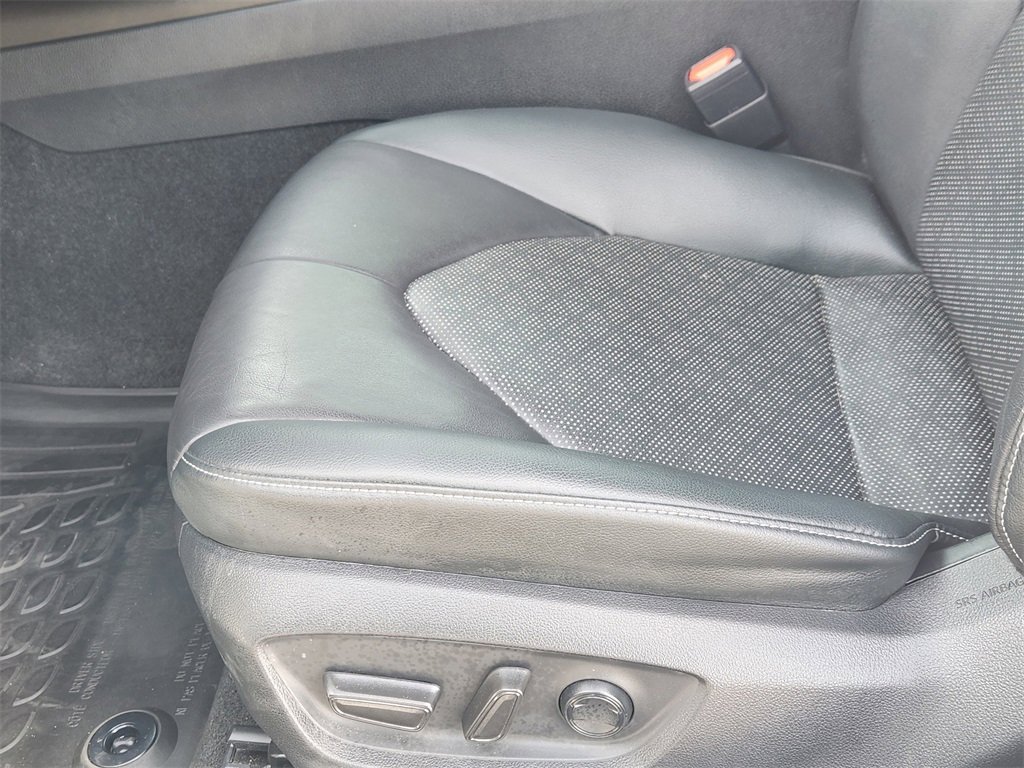 Used 2022 Toyota Camry XSE image 26
