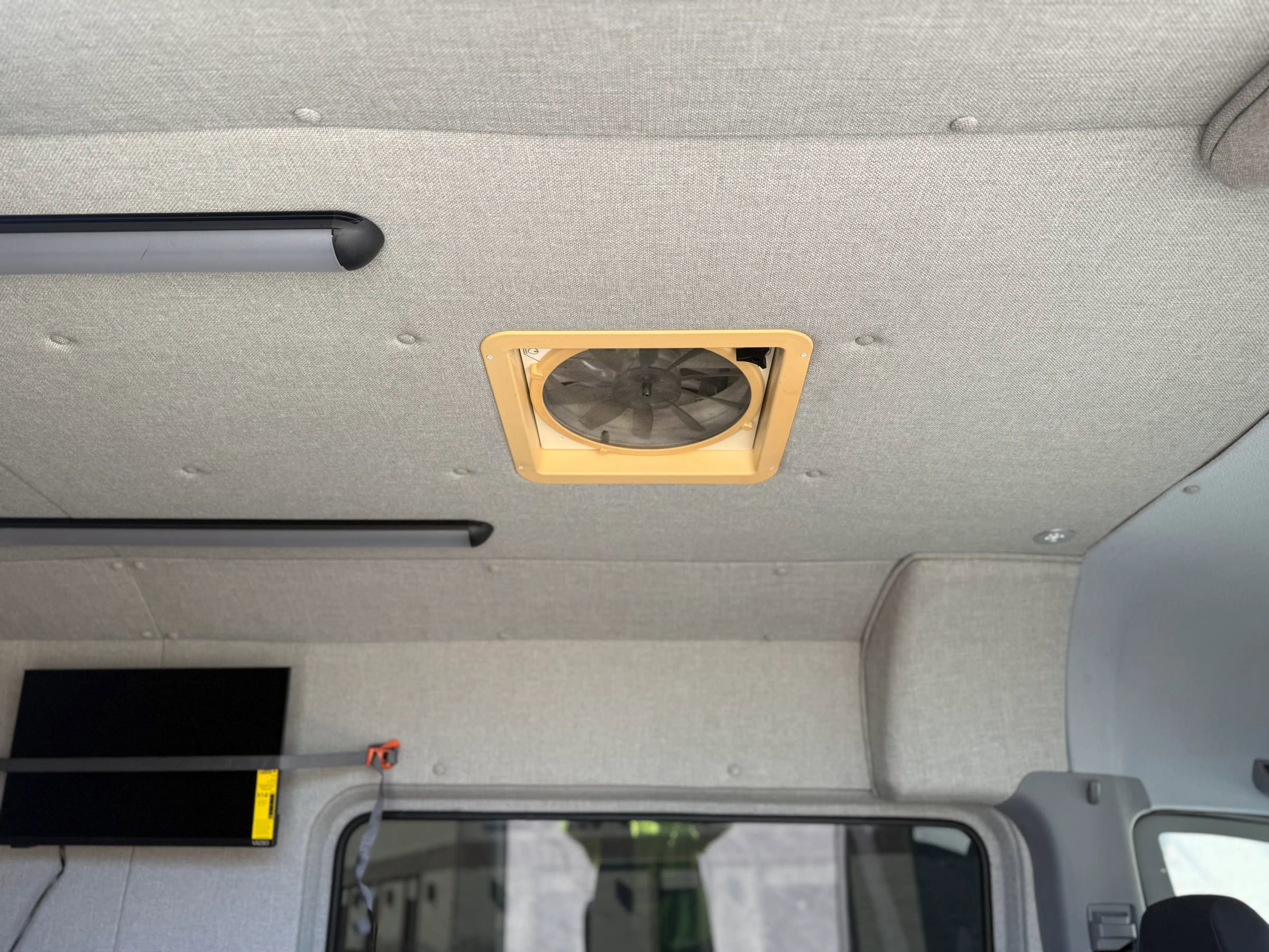 Used 2011 Mercedes-Benz Sprinter 2500 w/ Premium Pkg image 28
