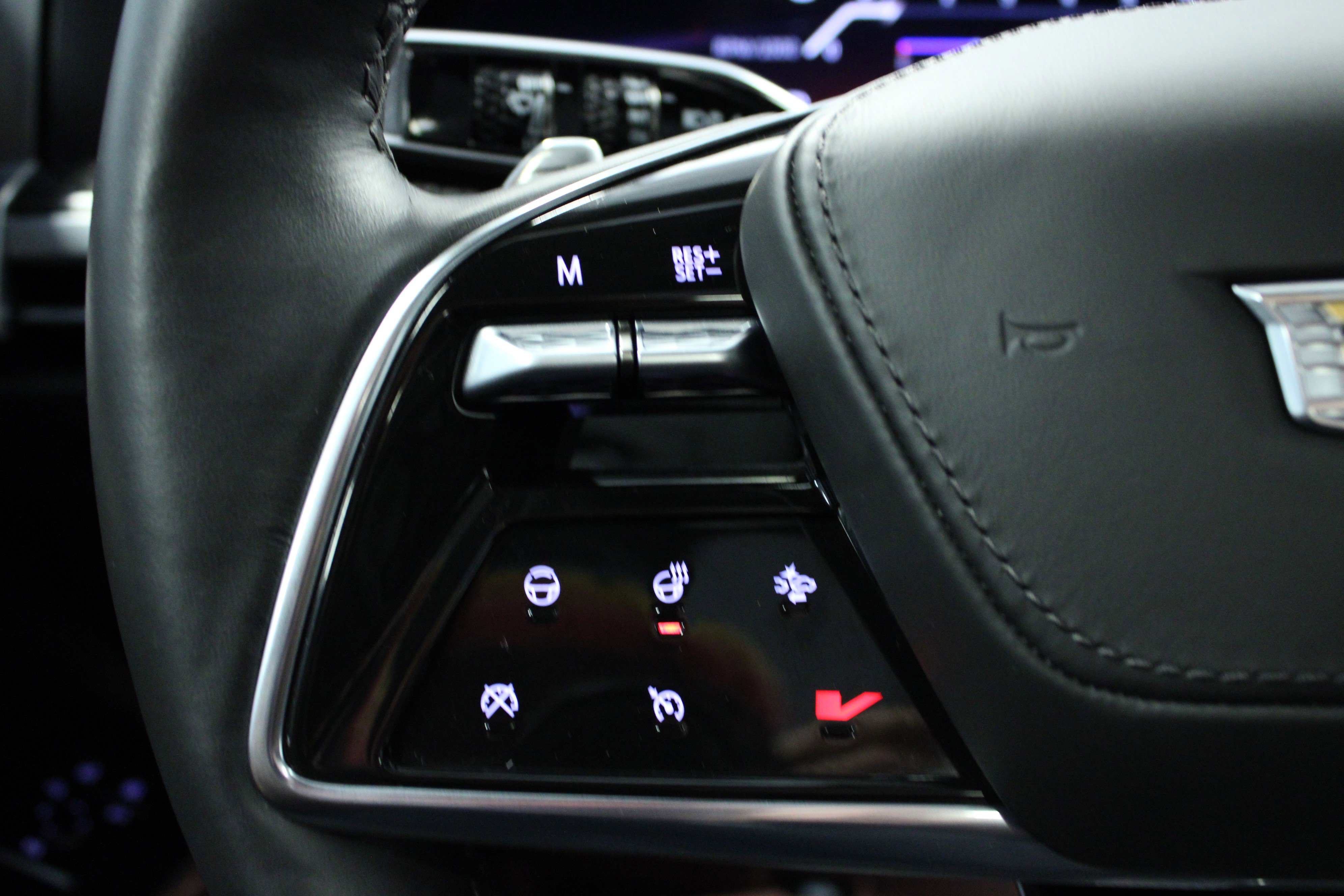 Used 2025 Cadillac Escalade V image 22