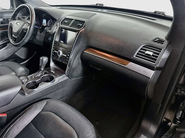 Used 2019 Ford Explorer Limited w/ Class III Trailer Tow Package AWD/4WD image 35