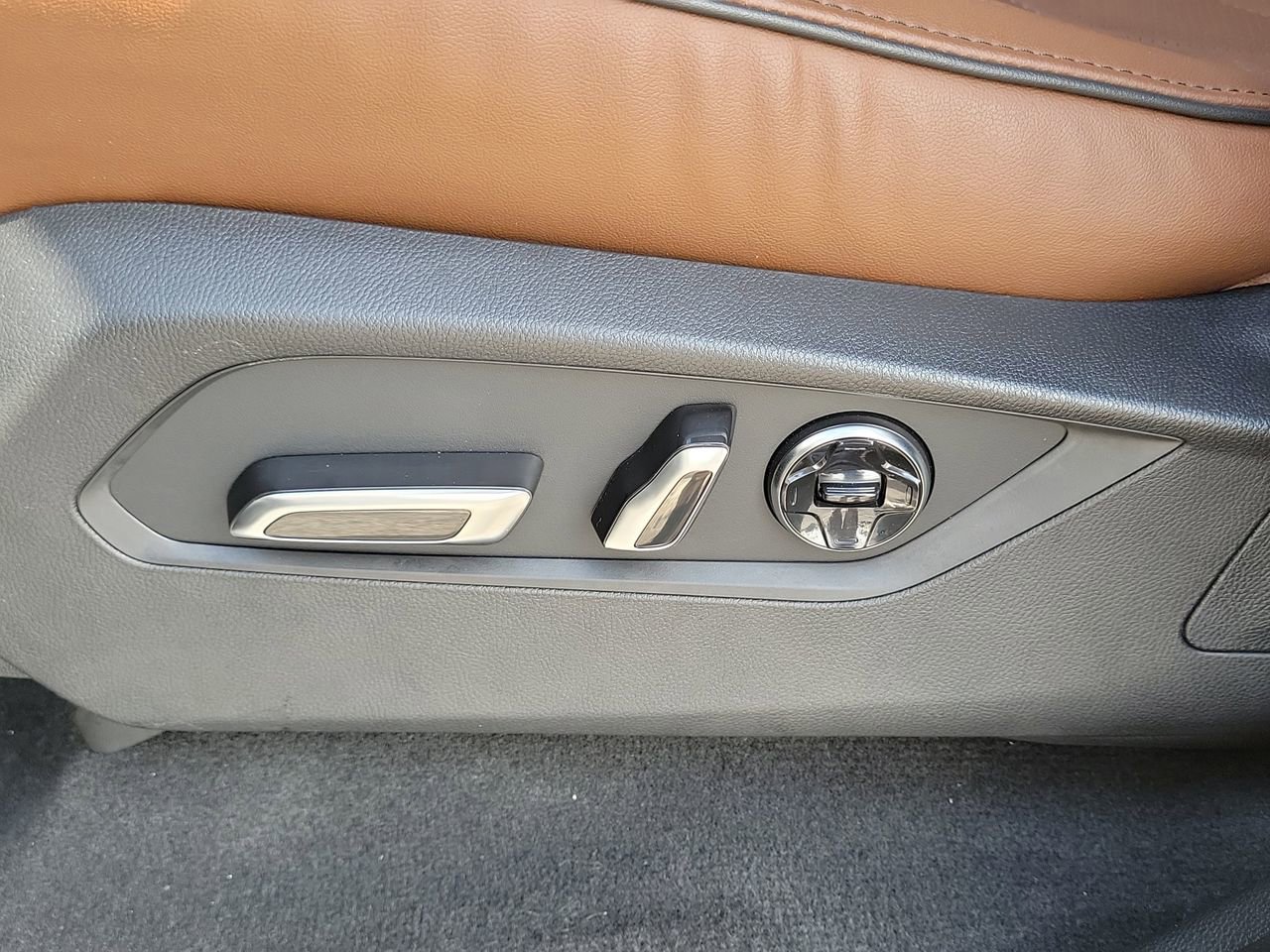 Used 2025 Acura MDX w/ Advance Package image 26