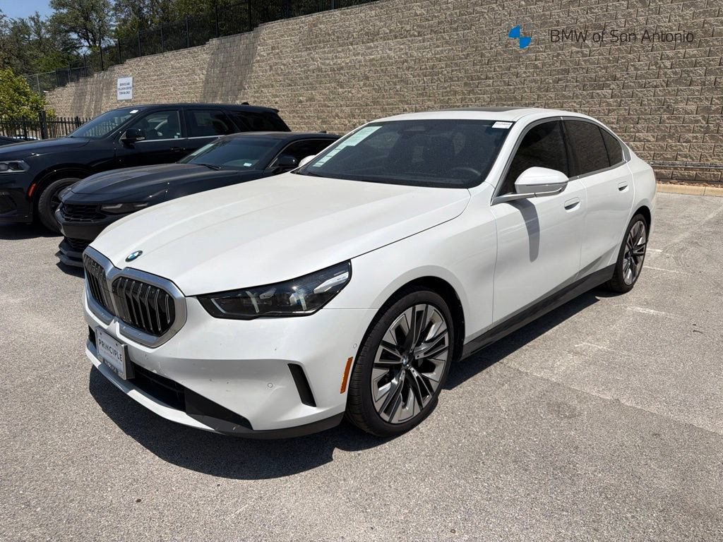 Certified 2025 BMW 530i w/ Premium Package RWD image 1
