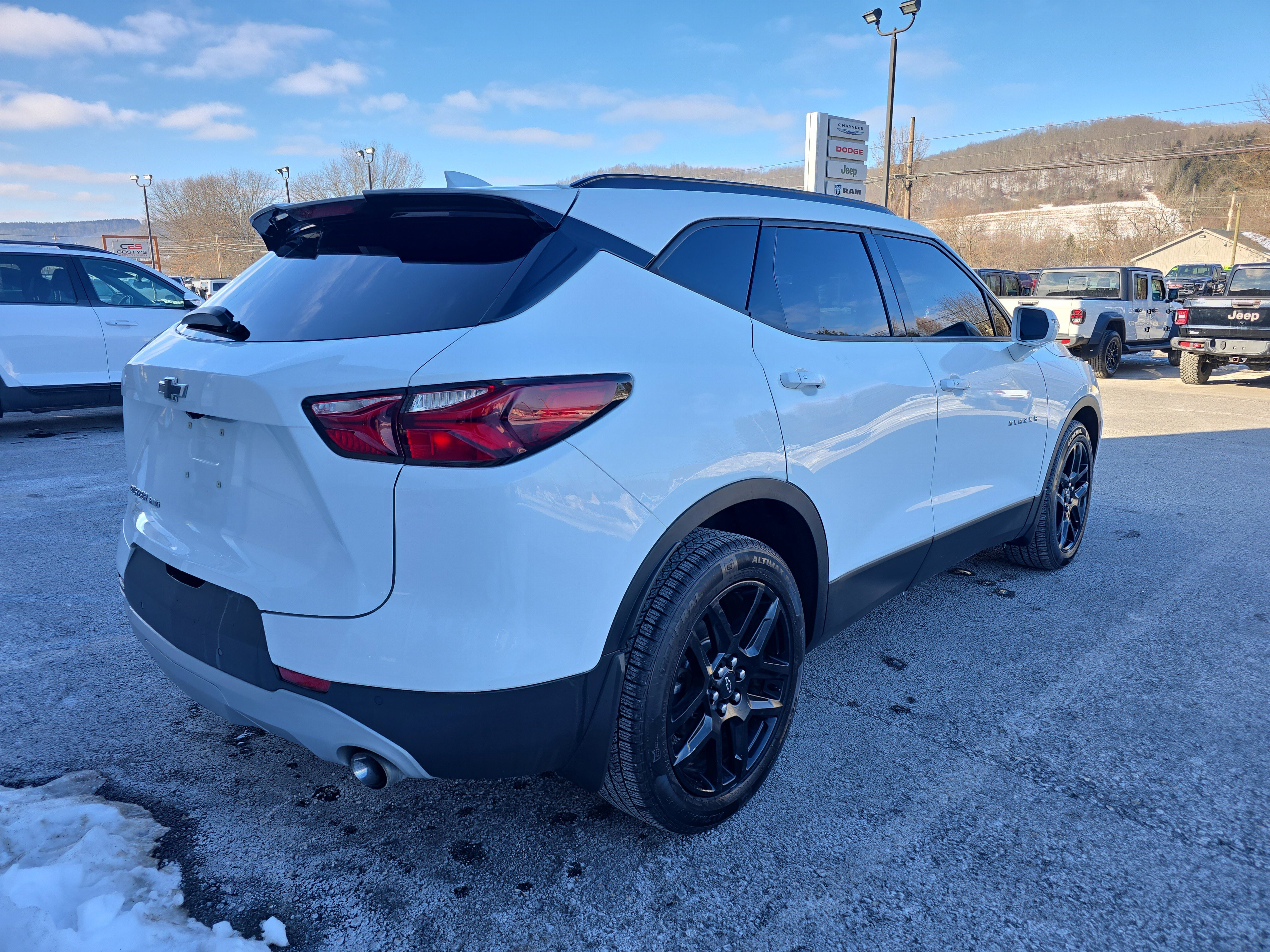 Used 2019 Chevrolet Blazer LT image 3