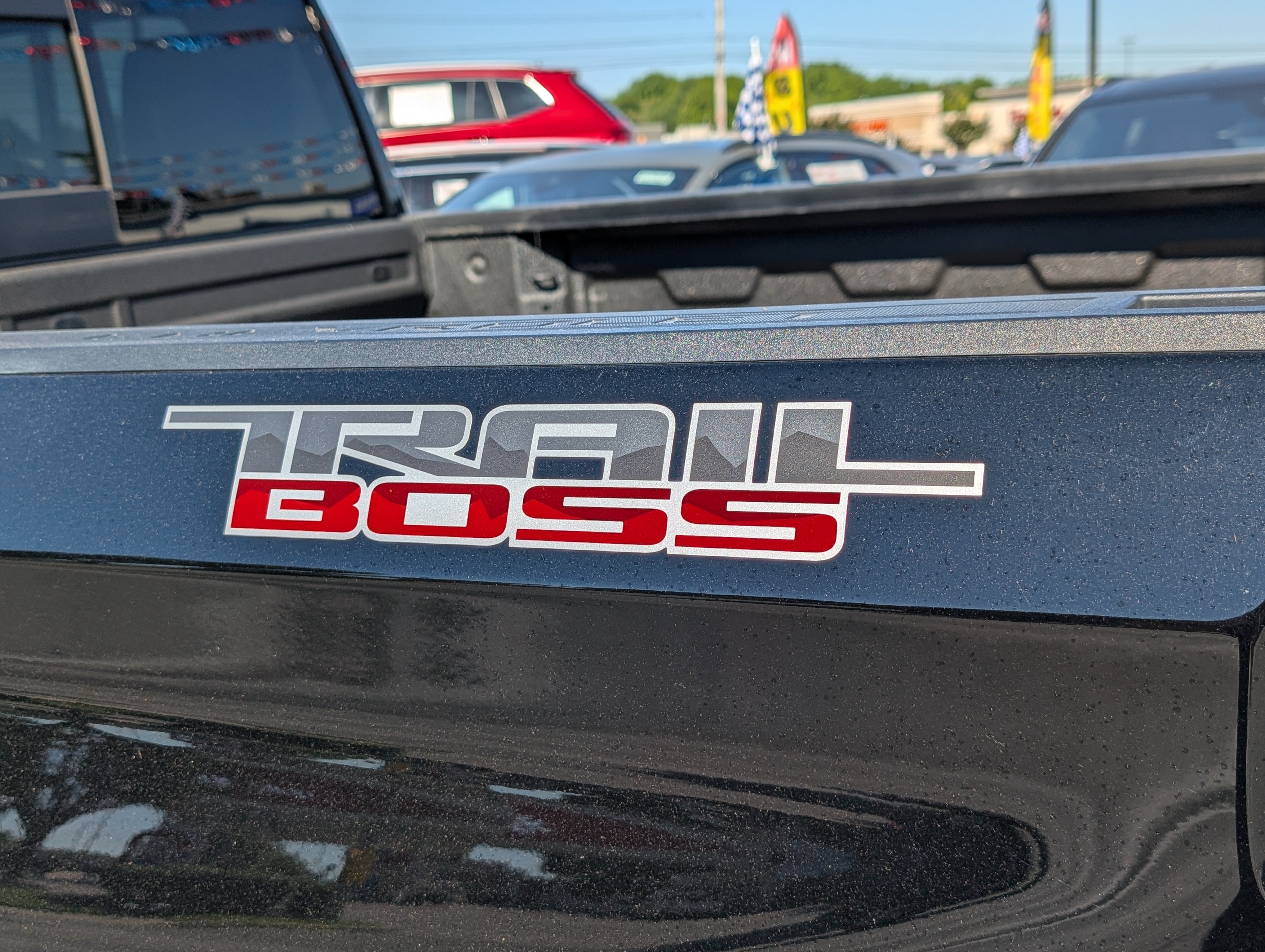Used 2024 Chevrolet Silverado 1500 LT Trail Boss w/ LT Trail Boss Premium Package AWD/4WD image 8