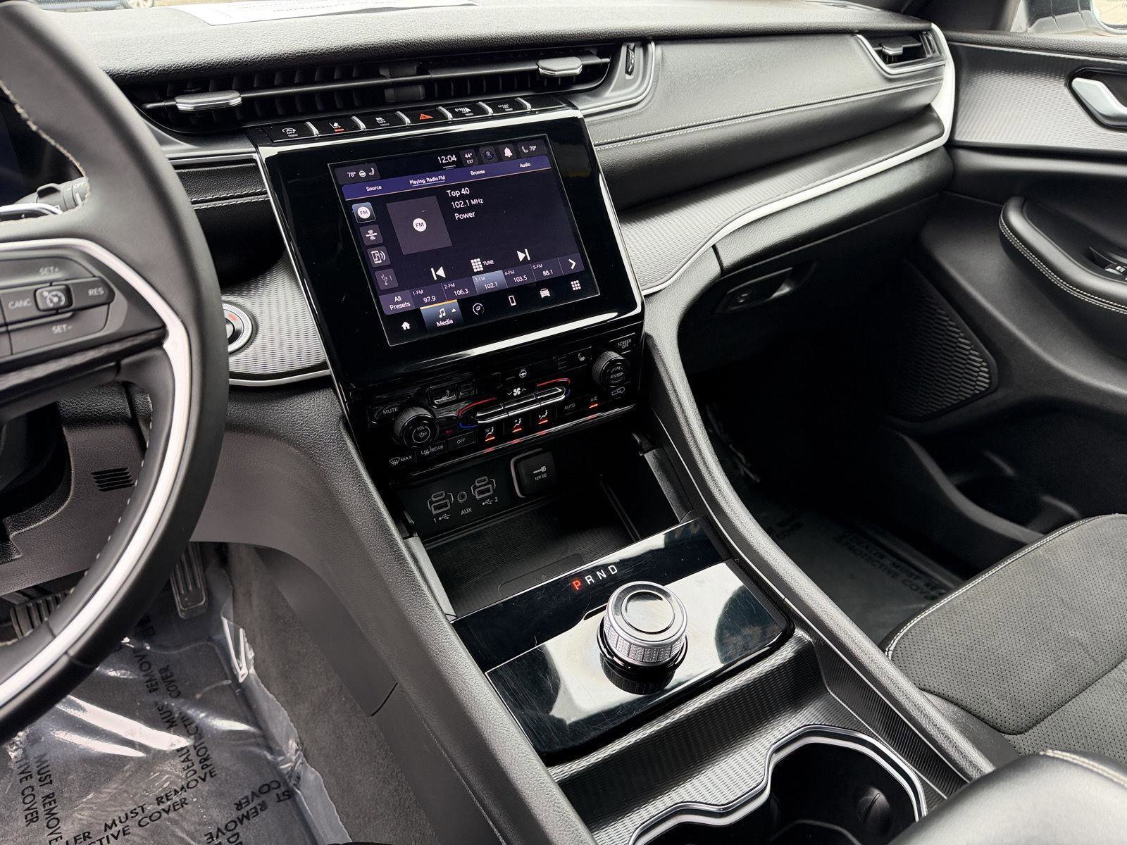 Used 2024 Jeep Grand Cherokee L Laredo image 20