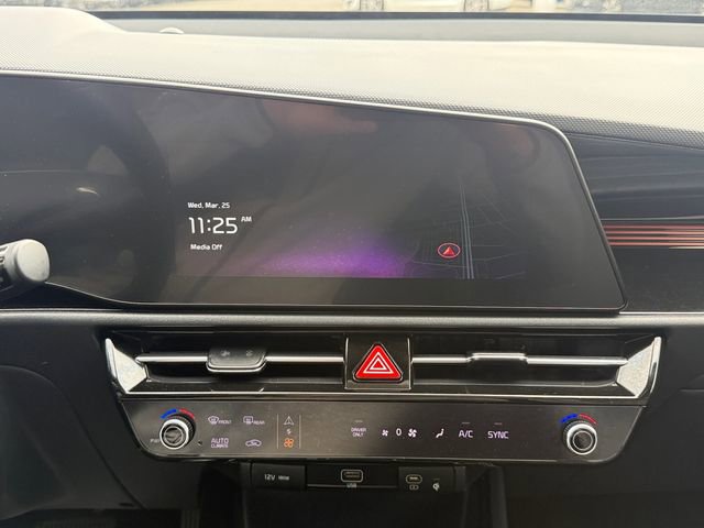 Used 2024 Kia Niro SX image 21