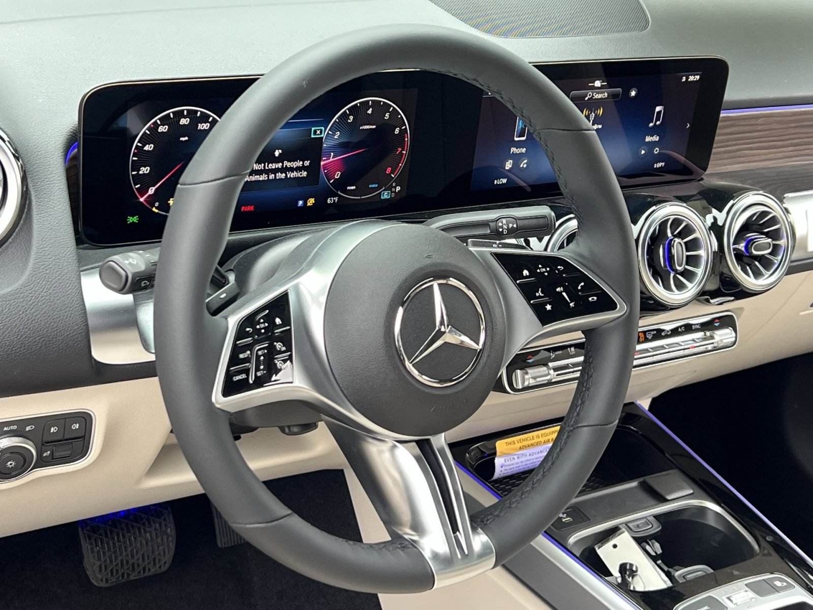 New 2026 Mercedes-Benz GLB 250 4MATIC image 14