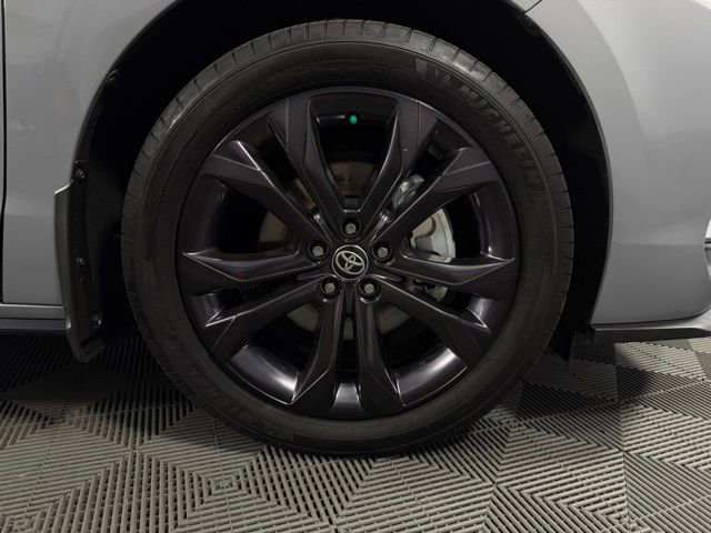 Used 2025 Toyota Sienna XSE w/ XSE Plus Package image 11